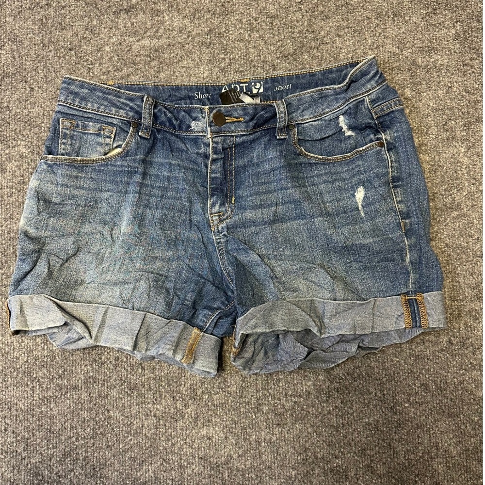 Apt. 9 Shorts Womens Size 4 Blue Distressed Cuffed Hem Stretch Denim Jean Casual